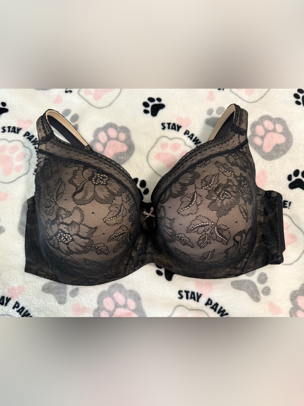 Black Lace Underwire Bra with Floral Detail - 44F
